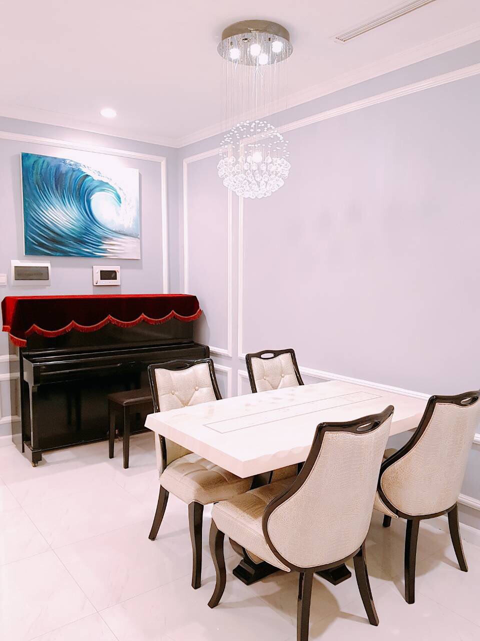 Cho thuê căn hộ 2PN Vinhomes Central Park toà Central 2, diện tích 75m2. Liên hệ 0799693616.Mr Đức